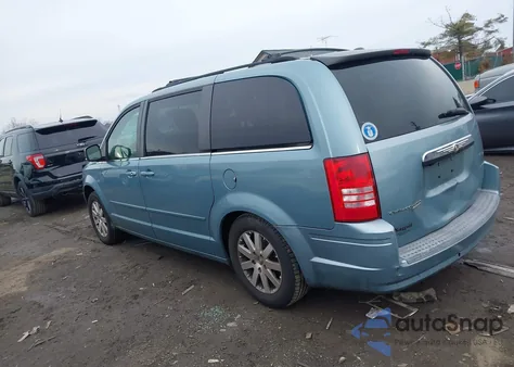 2008 Chrysler Town & Country Touring z USA, uszkodzony, nr VIN 2A8HR54P48R132993